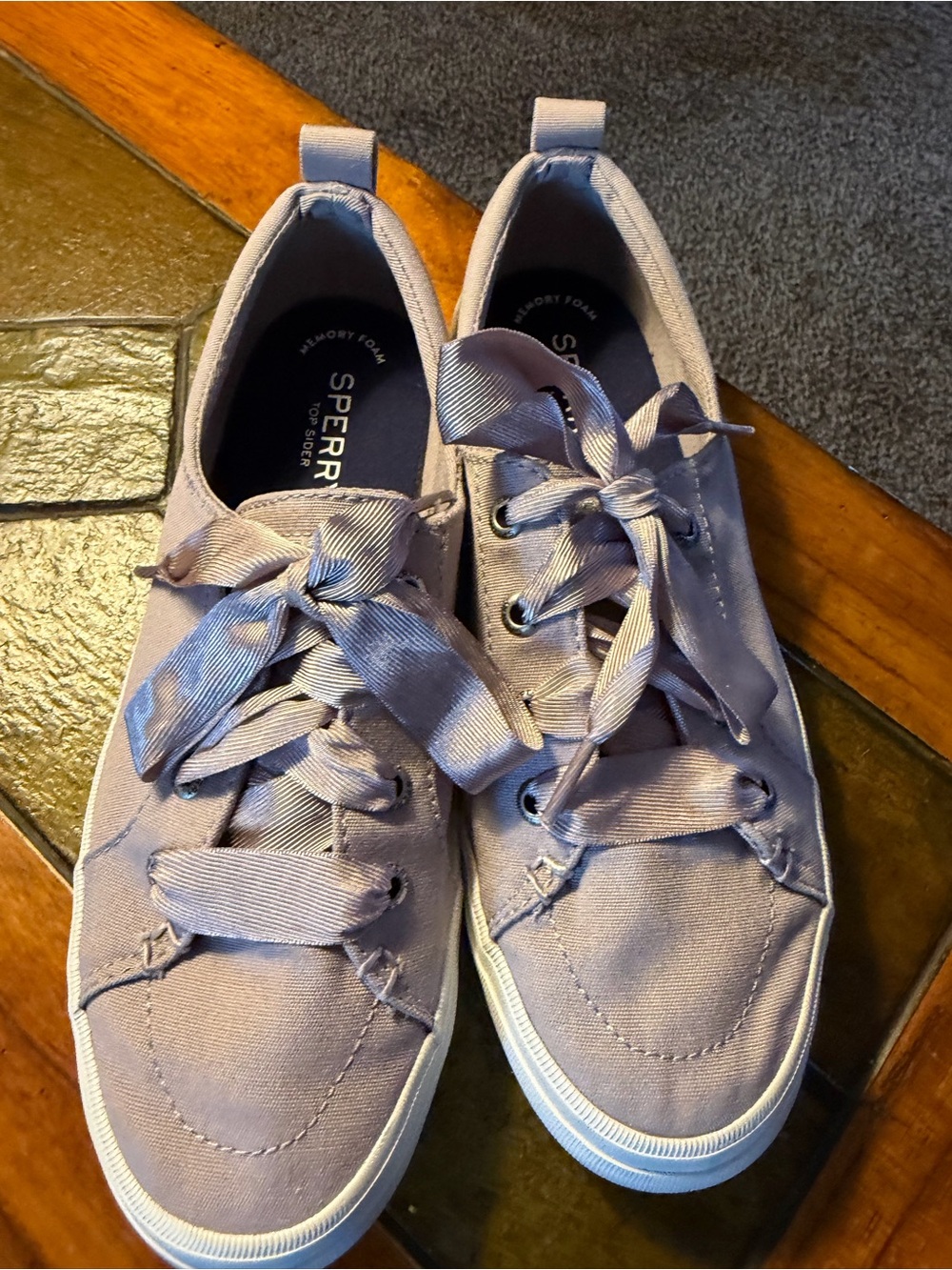 Sperry Women's Lilac Canvas Ribbon-Lace Sneakers, size 7M, EUC